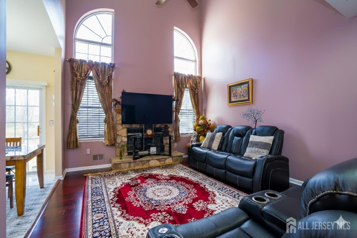 44 Lexington Road Monmouth Junction, NJ 08852 - Photo 5 of 49