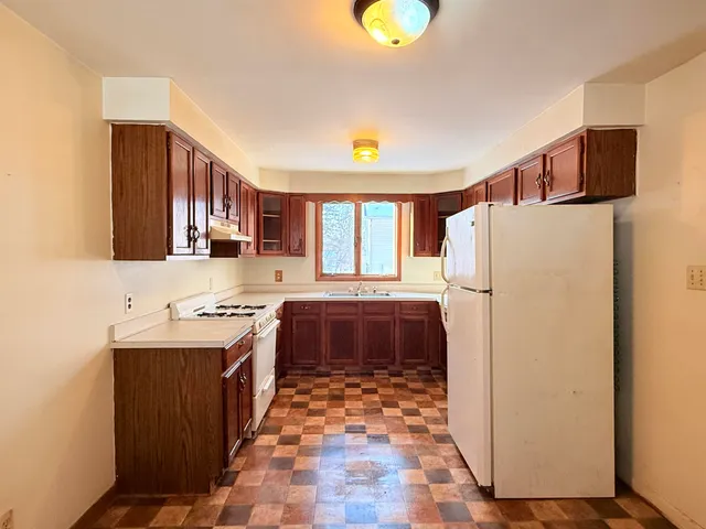 $129,900 | 28 Marion Street, Hillsdale, MI 49242