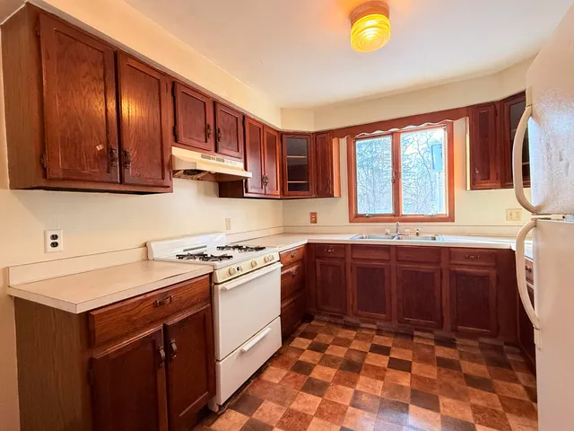 $129,900 | 28 Marion Street, Hillsdale, MI 49242