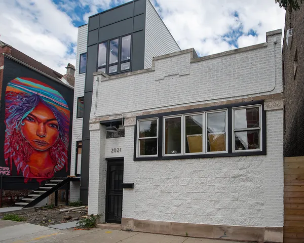 $2,600 | 2021 South Throop Street, Chicago, IL 60608