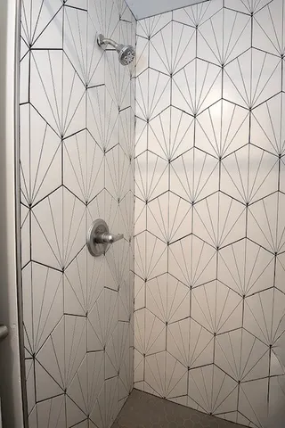 $2,600 | 2021 South Throop Street, Chicago, IL 60608