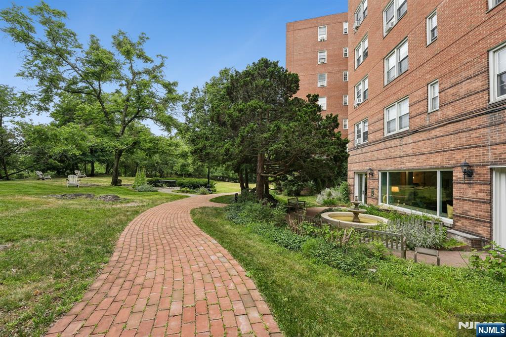 10 Crestmont Road, Unit 2N Montclair, NJ 07042 - Photo 22 of 25
