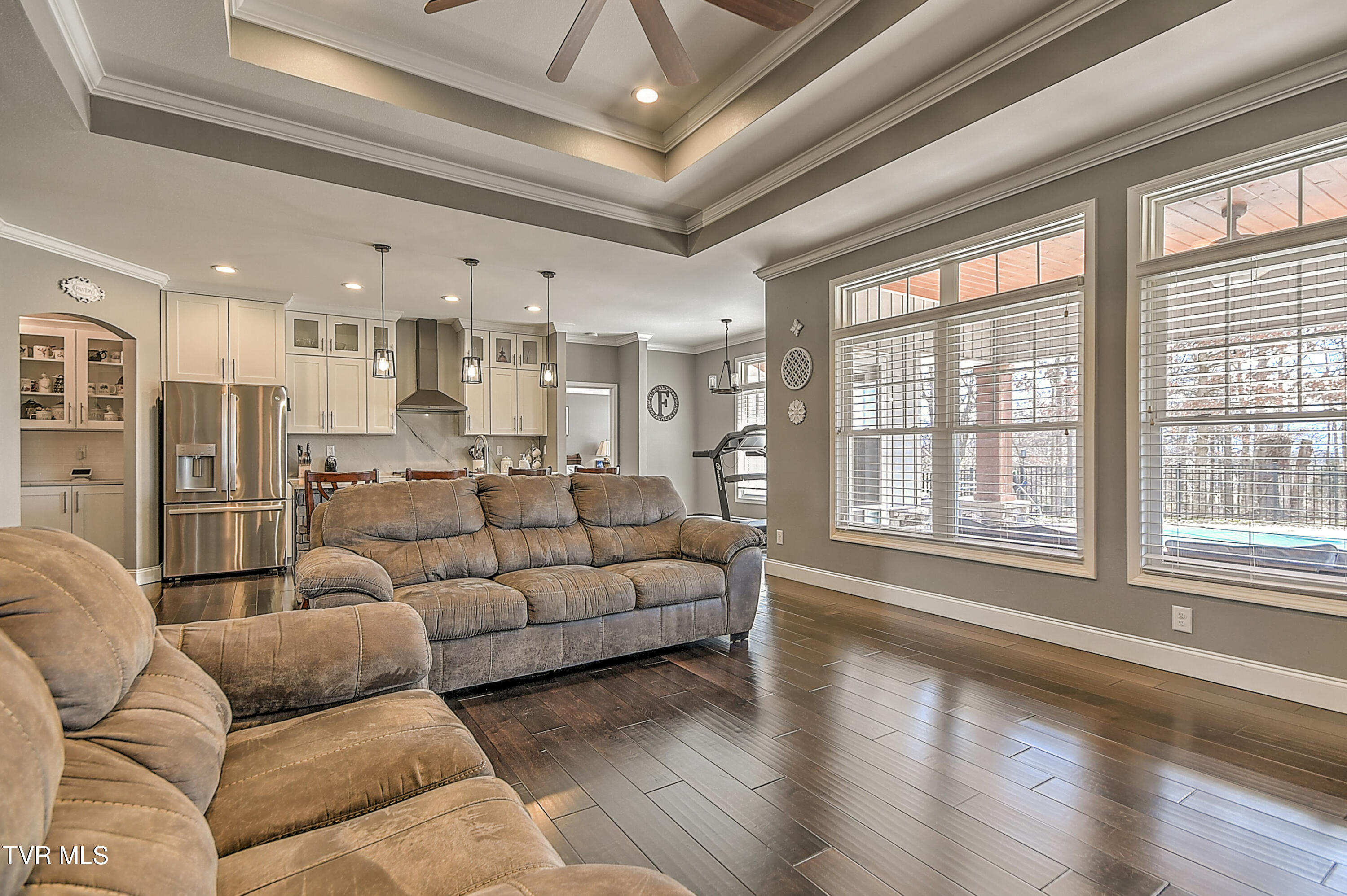 306 Saddle Ridge Court Greeneville, TN 37745 - Photo 2 of 40 Statement Living Room