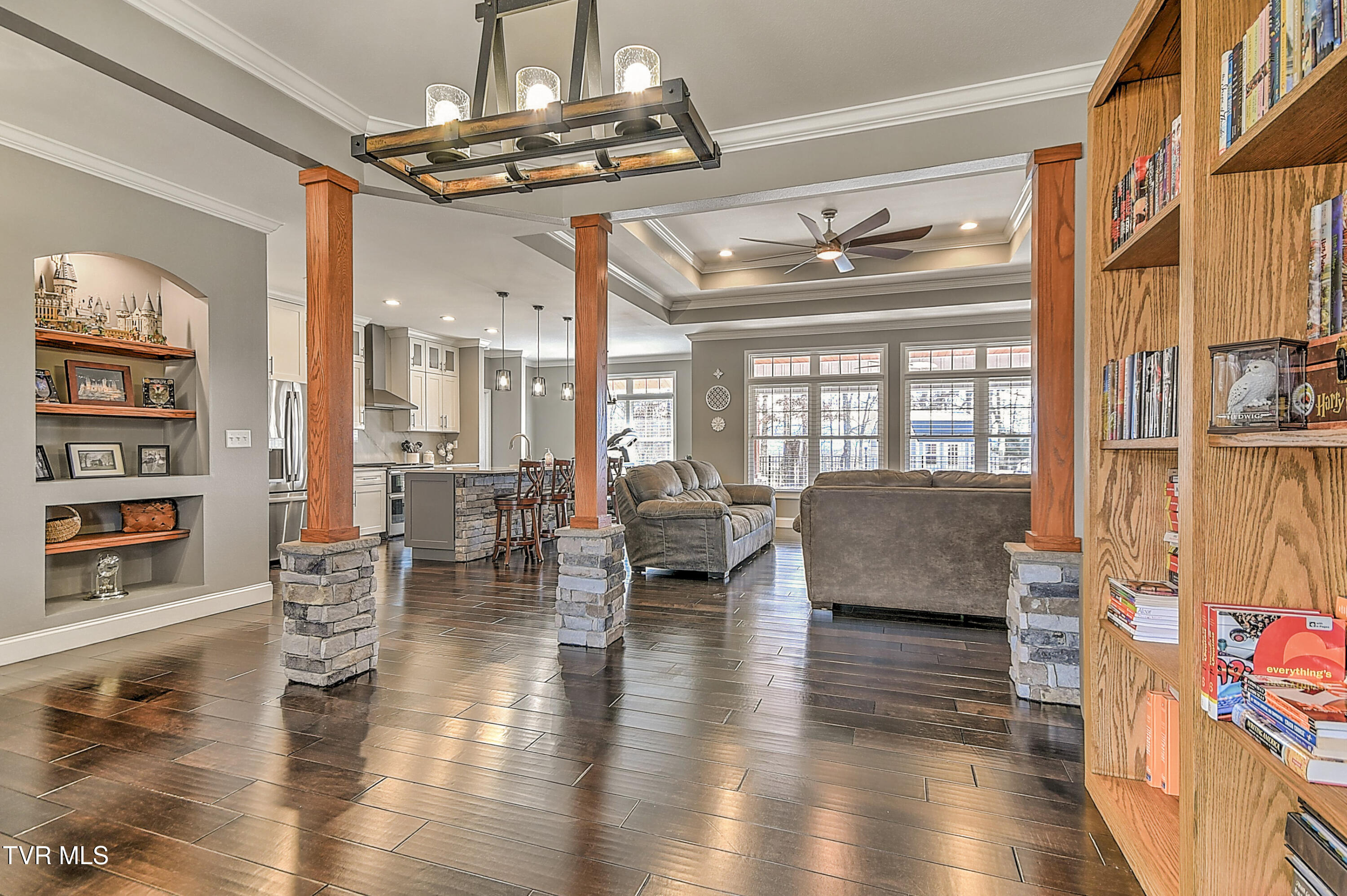 306 Saddle Ridge Court Greeneville, TN 37745 - Photo 3 of 40 Open-Concept Living