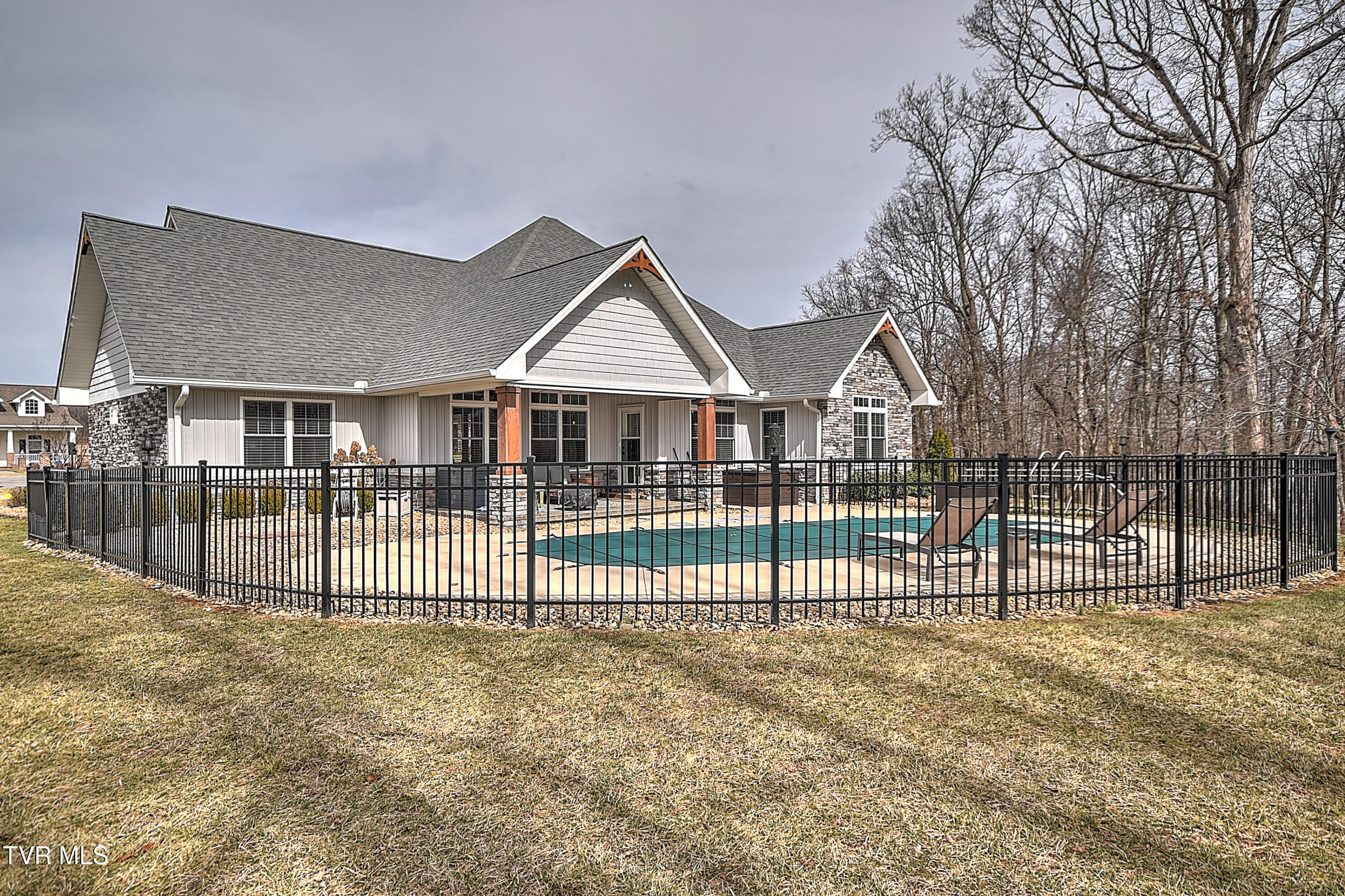306 Saddle Ridge Court Greeneville, TN 37745 - Photo 35 of 40 Aluminum Pool Fencing