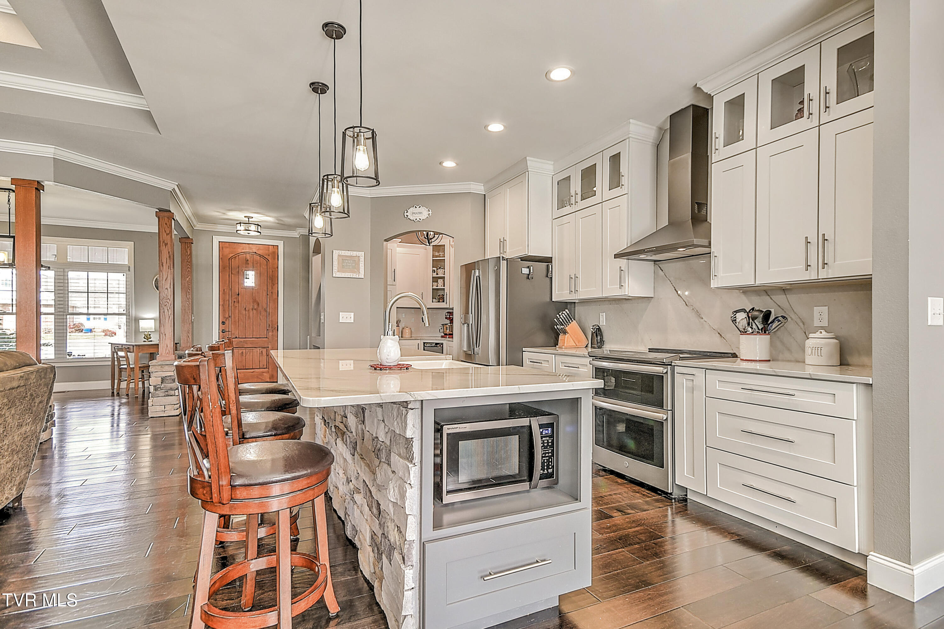 306 Saddle Ridge Court Greeneville, TN 37745 - Photo 7 of 40 Quartzite Island & Prep Space