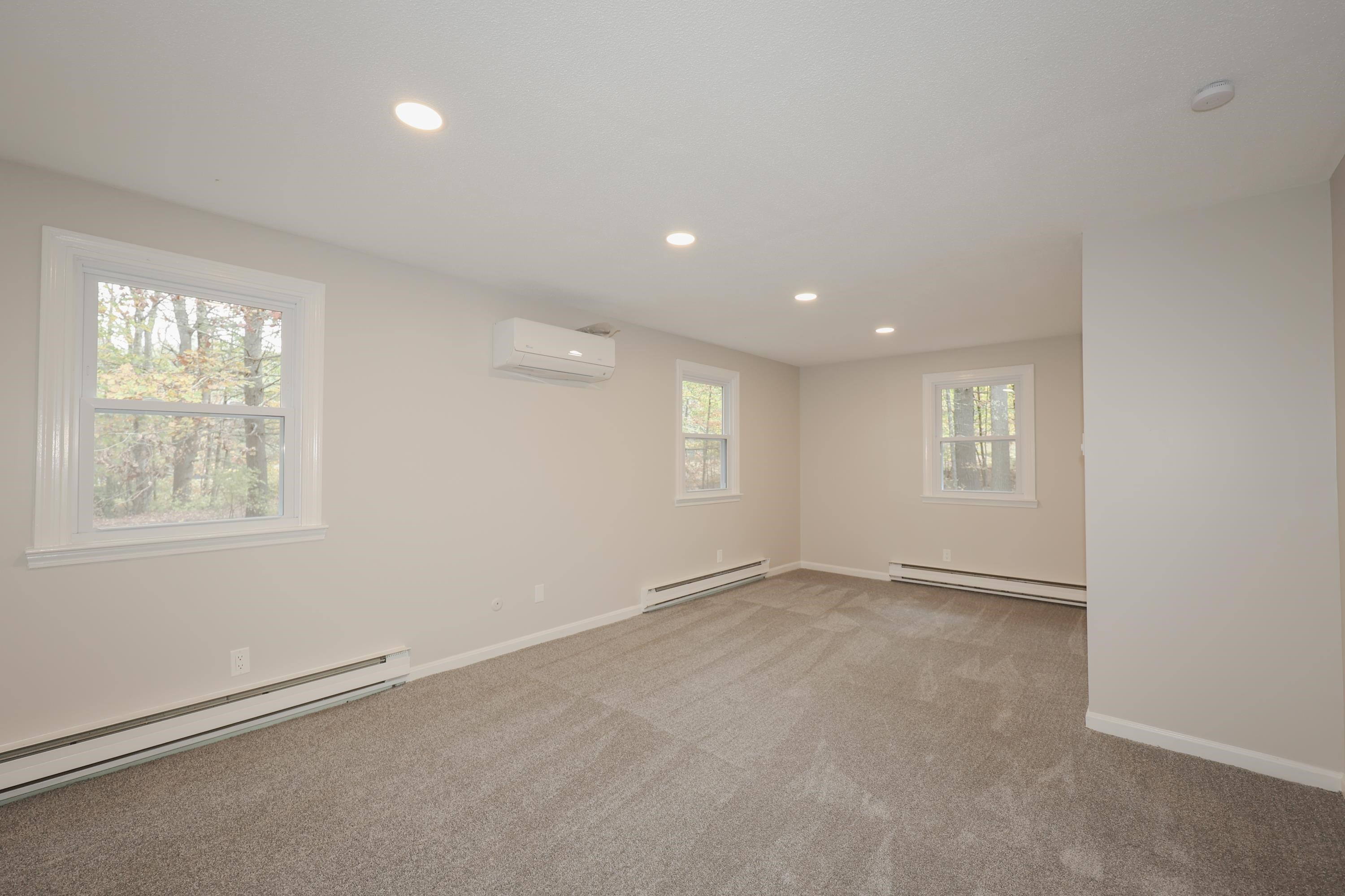 62 Deerfield Road Raymond, NH 03077 - Photo 4 of 32