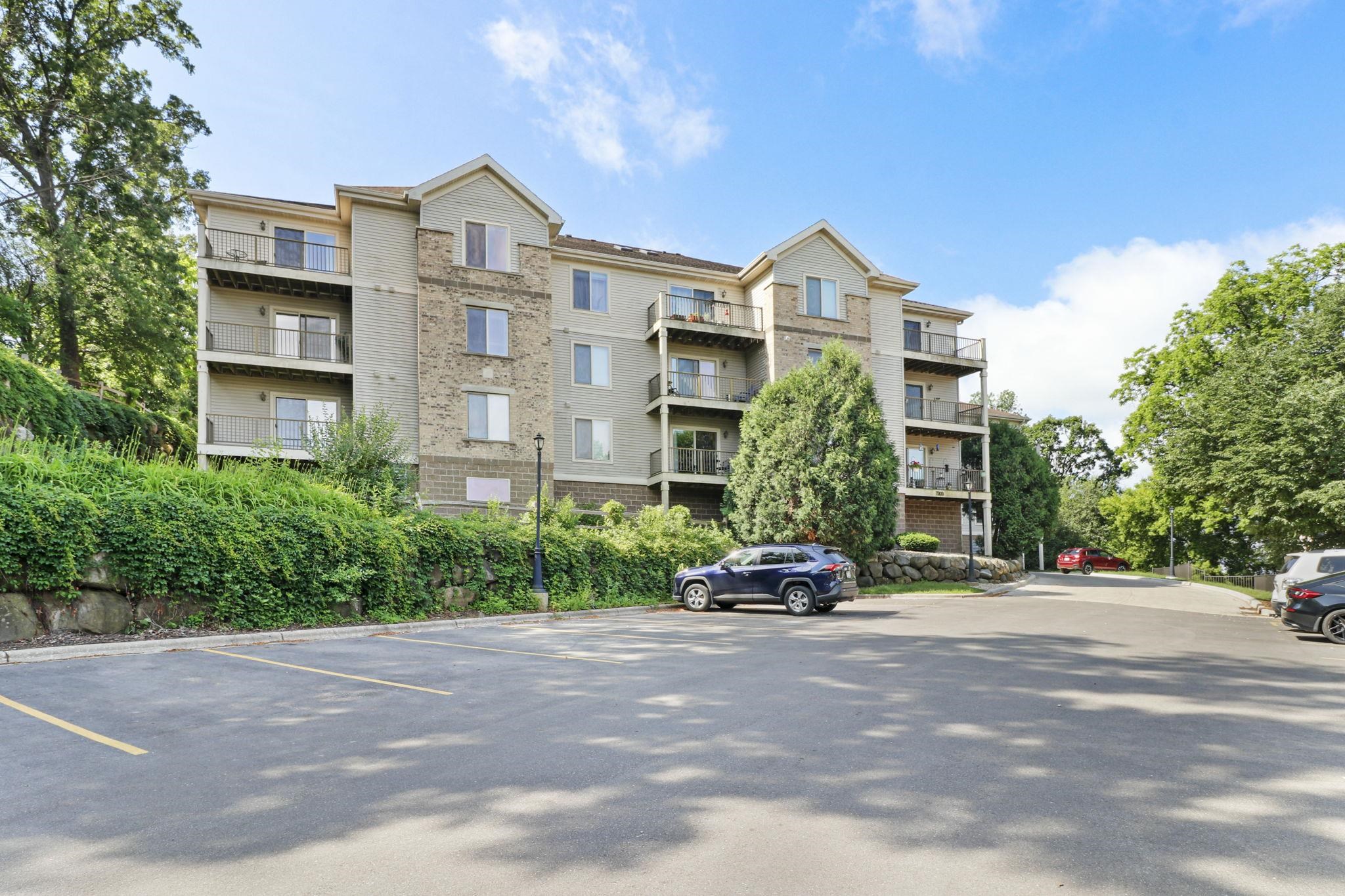 7203 Mid Town Road, Unit 209 Madison, WI 53719 - Photo 2 of 34