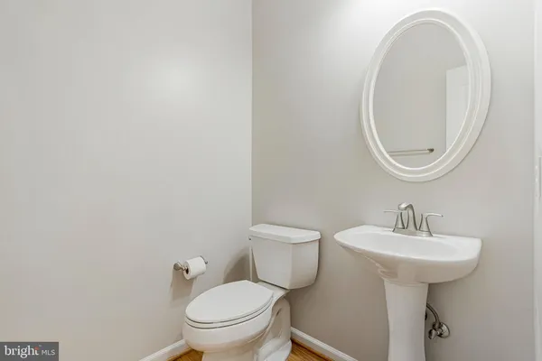 $3,900 | 1707 Stuart Pointe Lane, Herndon, VA 20194
