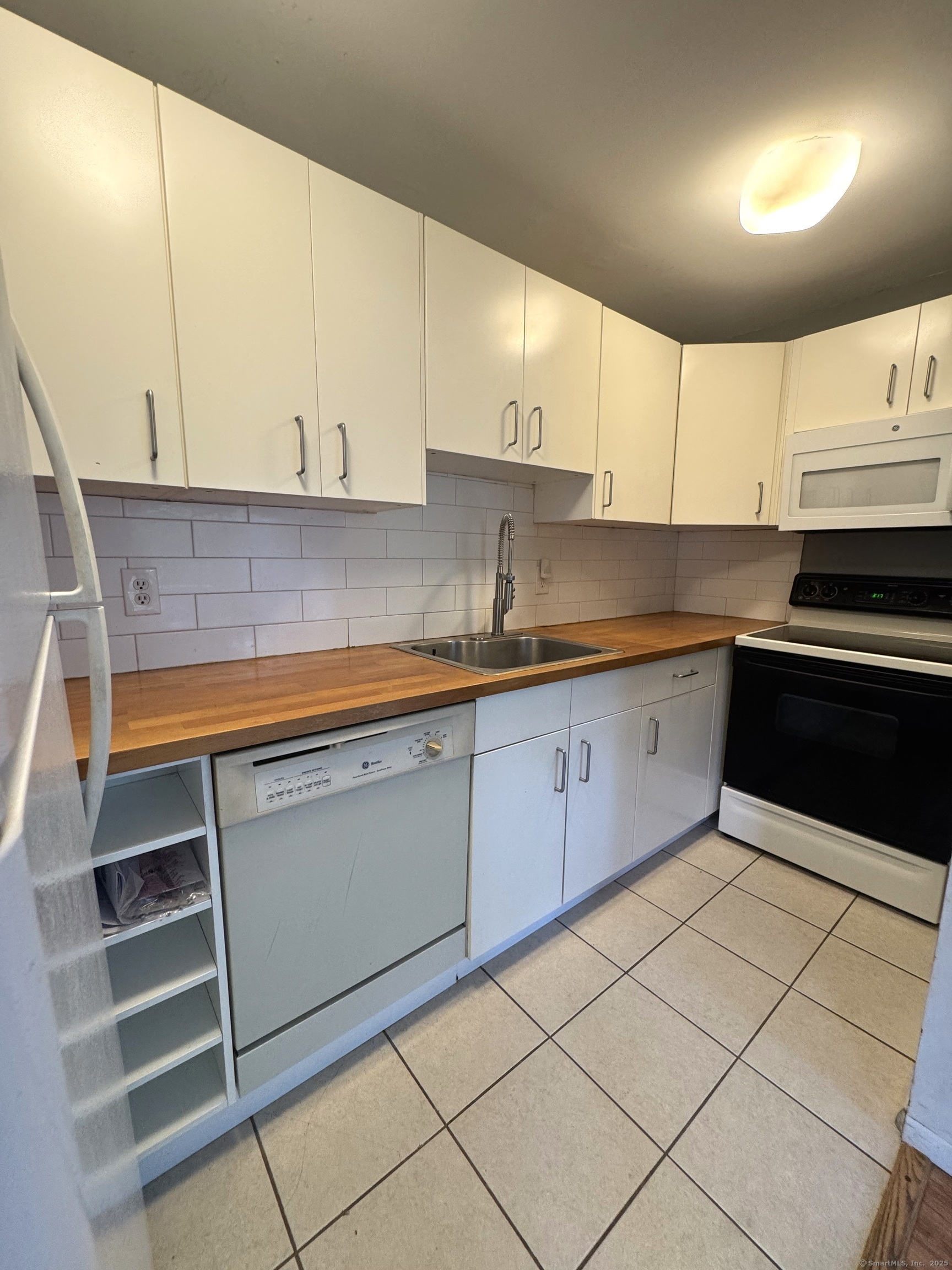 66 Mohawk Trail, Unit 66 Guilford, CT 06437 - Photo 5 of 14