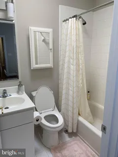 $4,500 | 1229 12th Street Northwest, Unit 201, Washington, DC 20005