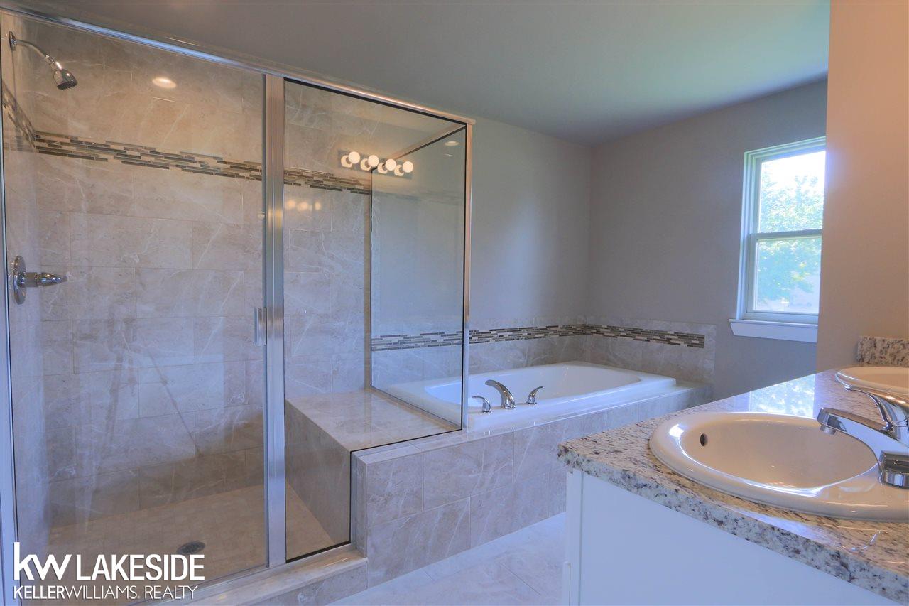 21836 Rio Grande Drive Macomb, MI 48044 - Photo 35 of 44 50006470-34.JPG