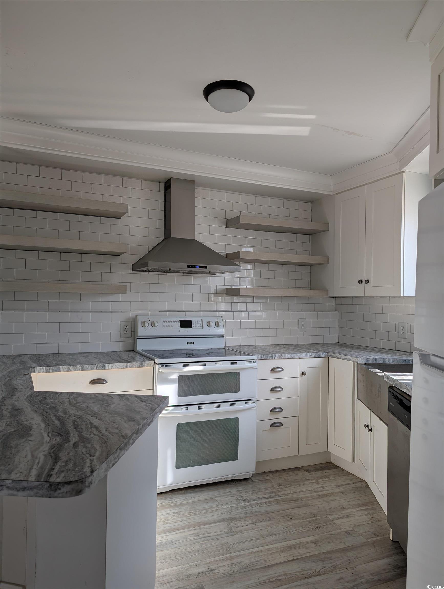 502 Tree Top Lane Myrtle Beach, SC 29588 - Photo 3 of 9