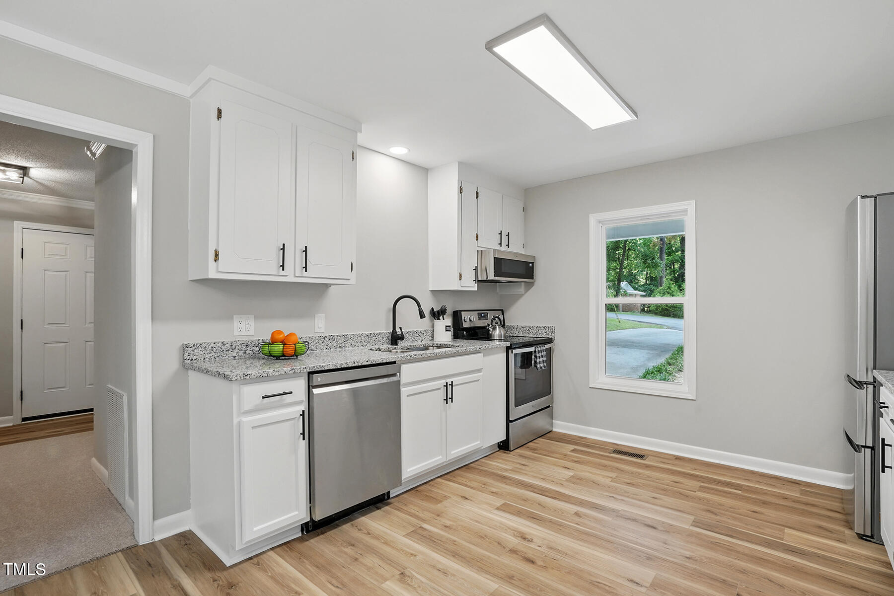 3916 West Allen Raleigh, NC 27603 - Photo 5 of 28 Kitchen