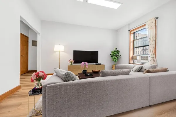 $429,000 | 8320 Bay Parkway, Unit B25 | Bensonhurst