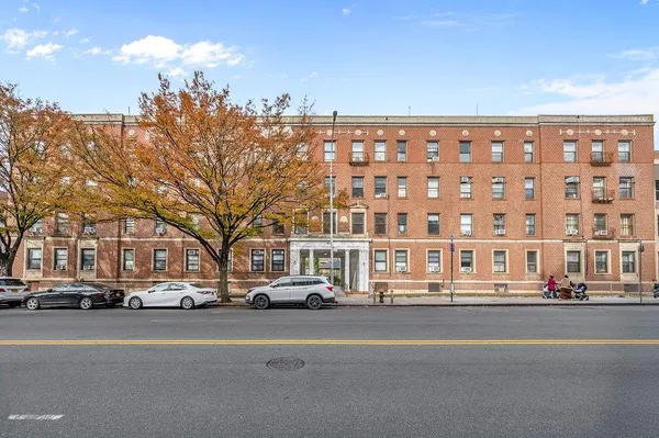 $429,000 | 8320 Bay Parkway, Unit B25 | Bensonhurst