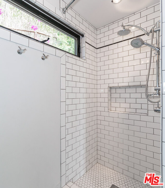 2016 Ewing Street Los Angeles, CA 90039 - Photo 14 of 33 a bathroom with a shower