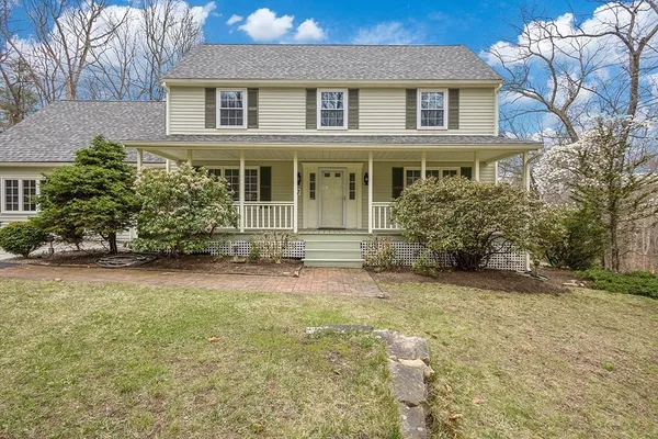 $689,000 | 7 Neck Hill Road, Mendon, MA 01756