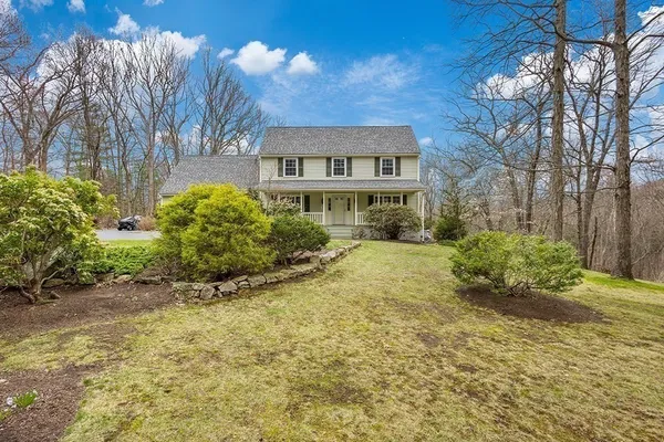 $689,000 | 7 Neck Hill Road, Mendon, MA 01756