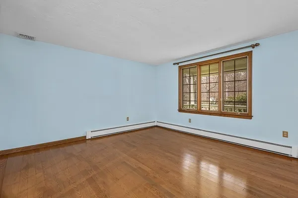 $689,000 | 7 Neck Hill Road, Mendon, MA 01756