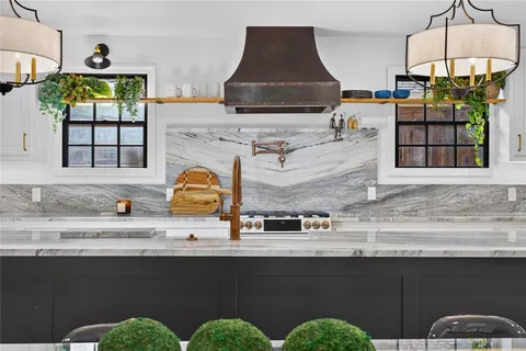 $1,200,000 | 1010 Valencia Street, Dallas, TX 75223