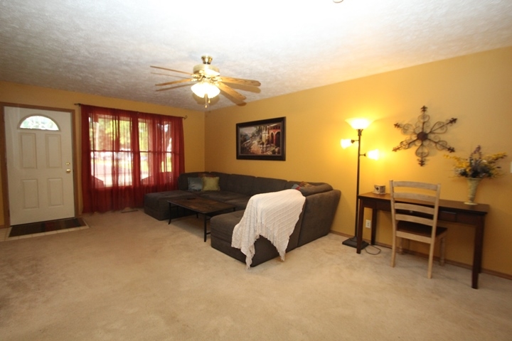 8401 West Pleasant Road Yorktown, IN 47396 - Photo 3 of 24 Gallery Image 3