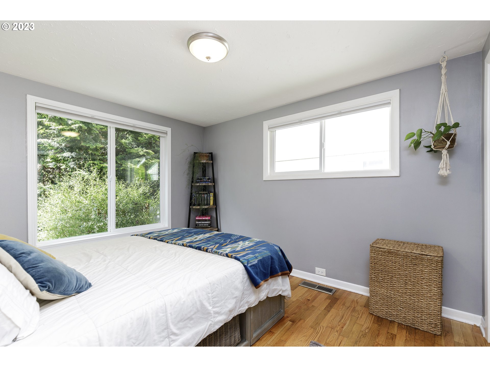 3940 Southwest Pomona Street Portland, OR 97219 - Photo 16 of 25 Gallery Image 16