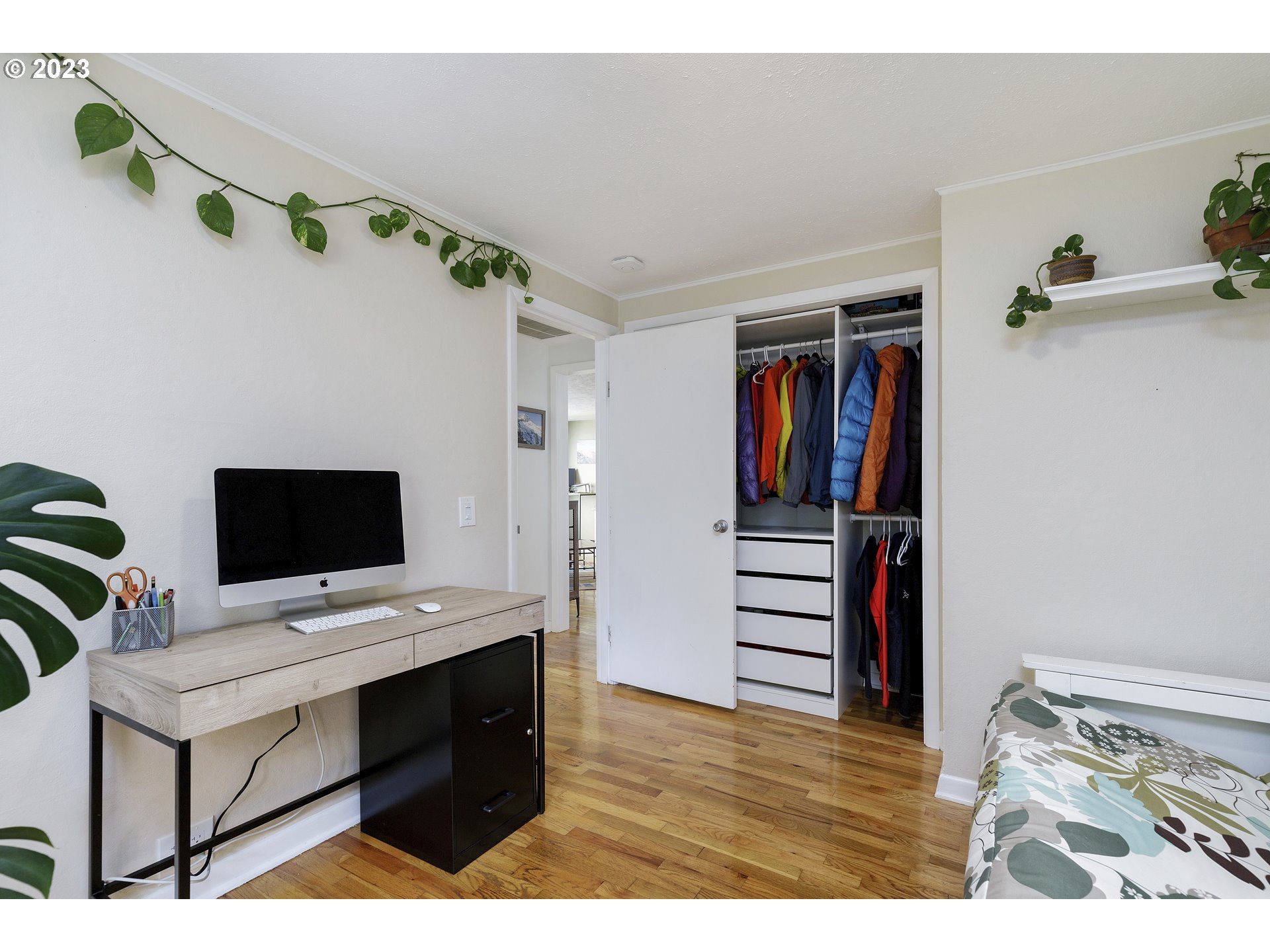 3940 Southwest Pomona Street Portland, OR 97219 - Photo 19 of 25 Gallery Image 19