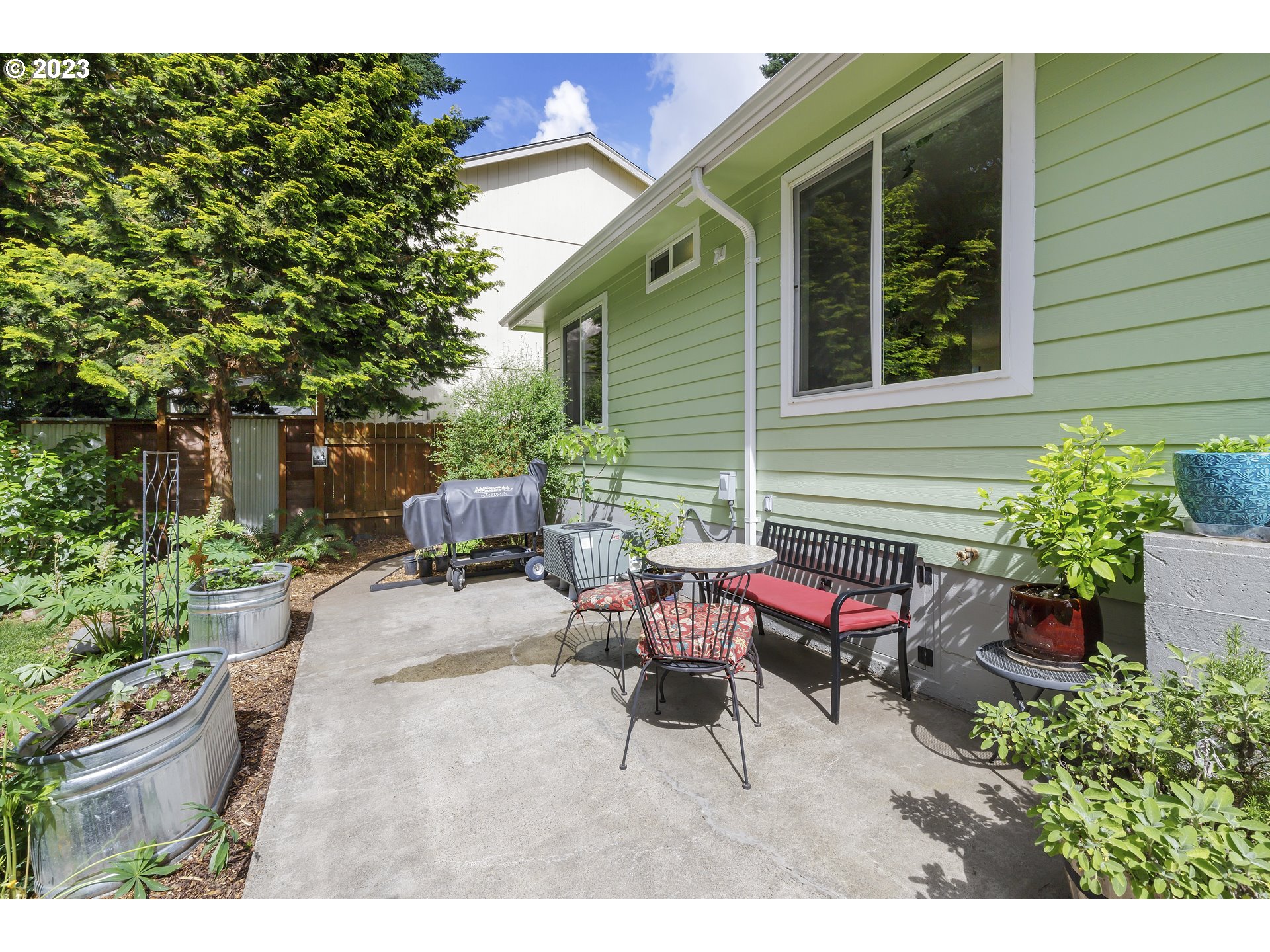 3940 Southwest Pomona Street Portland, OR 97219 - Photo 21 of 25 Gallery Image 21