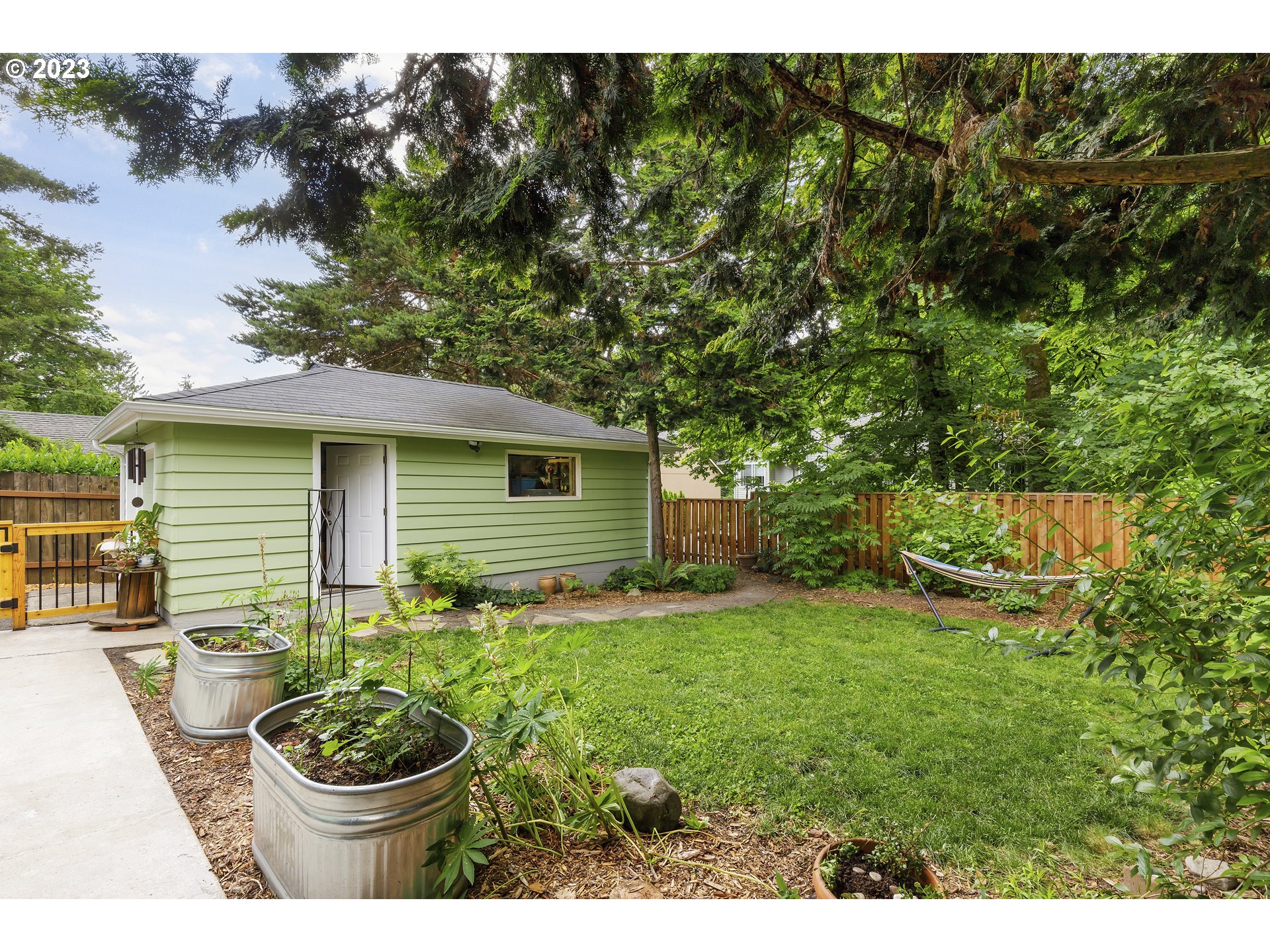3940 Southwest Pomona Street Portland, OR 97219 - Photo 24 of 25 Gallery Image 24