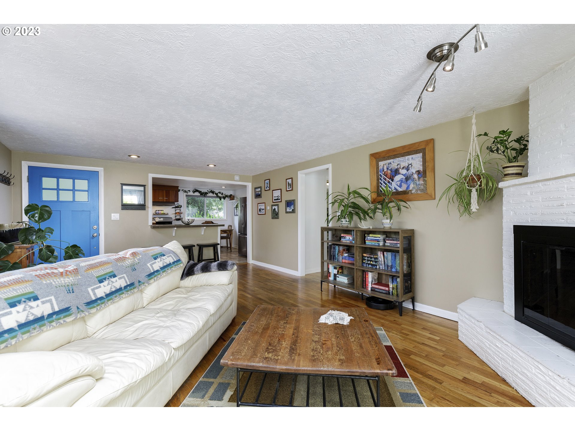 3940 Southwest Pomona Street Portland, OR 97219 - Photo 8 of 25 Gallery Image 8