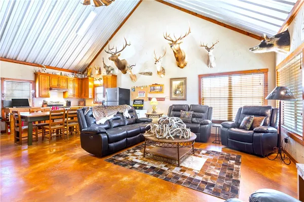 $4,276,800 | 1782 Farm To Market 218, Hamilton, TX 76531