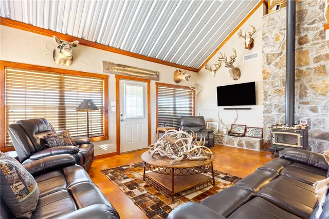 $4,276,800 | 1782 Farm To Market 218, Hamilton, TX 76531