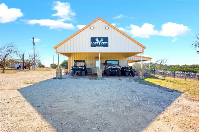 $4,276,800 | 1782 Farm To Market 218, Hamilton, TX 76531
