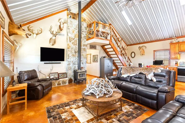 $4,276,800 | 1782 Farm To Market 218, Hamilton, TX 76531