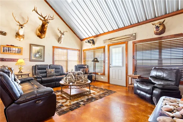 $4,276,800 | 1782 Farm To Market 218, Hamilton, TX 76531