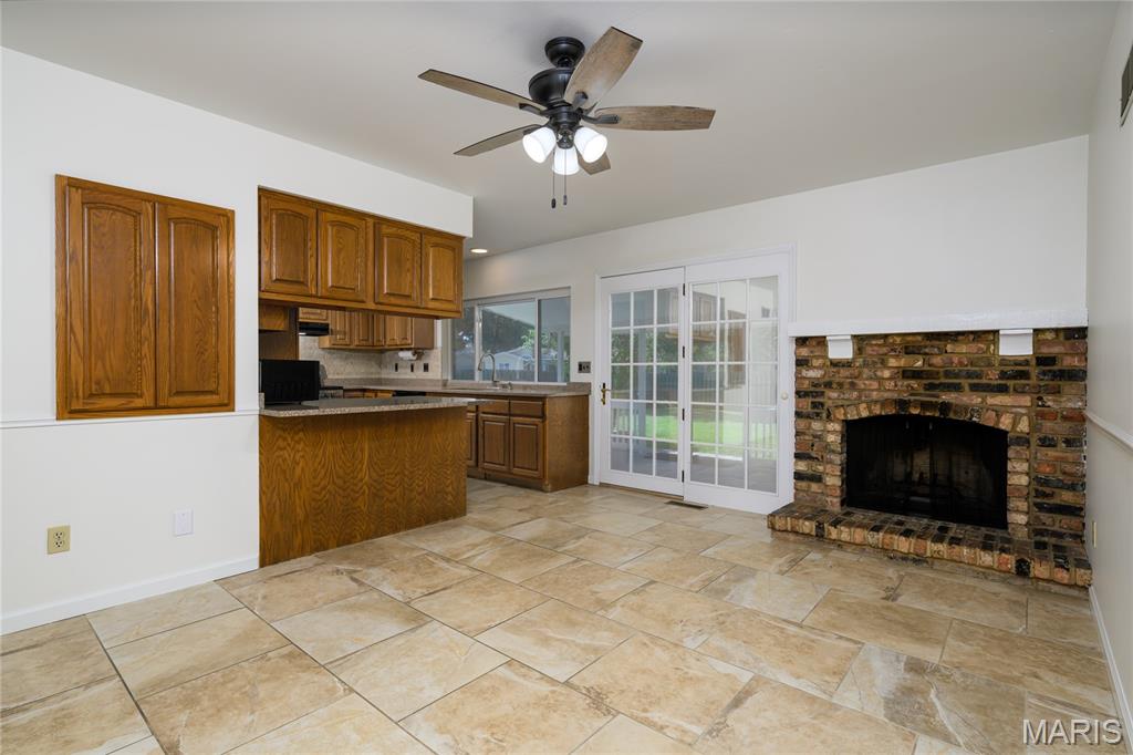 830 Westrun Drive Ballwin, MO 63021 - Photo 8 of 39