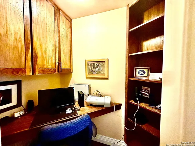 a view of workspace with windows