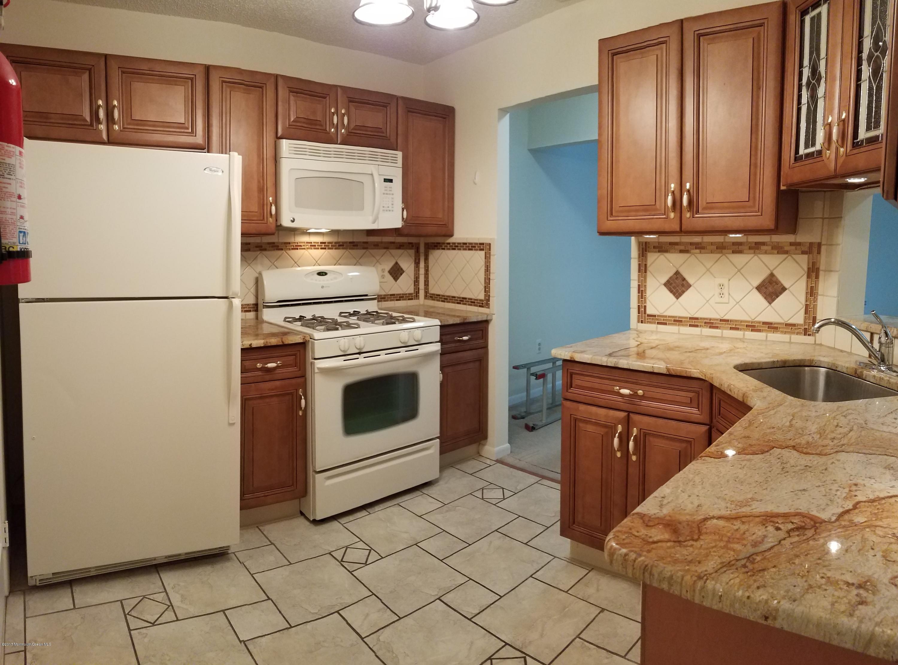 244 Ravenswood Road Englishtown, NJ 07726 - Photo 1 of 28 20170425_094721