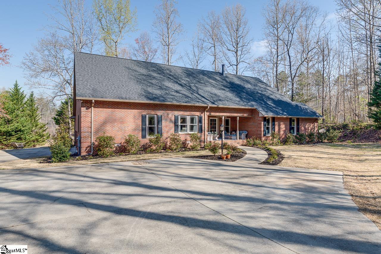 505 Springview Drive Westminster, SC 29693 - Photo 2 of 34