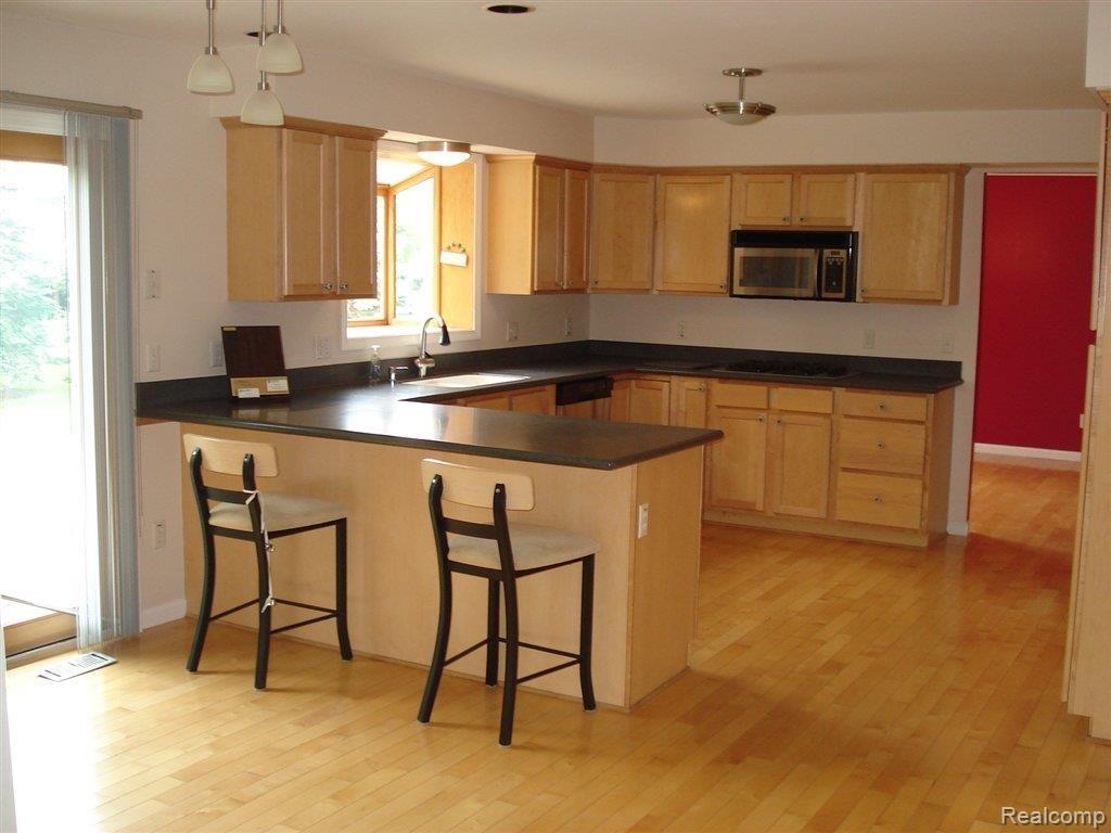 1190 Brunswick Rochester, MI 48309 - Photo 2 of 25 kitchen view 2.JPG