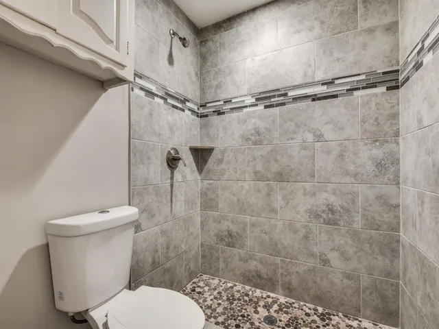 $2,095 | 2025 Cedar Valley Lane, Dallas, TX 75232