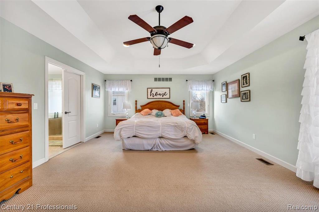 6952 Oakhurst Ridge Road Clarkston, MI 48348 - Photo 44 of 62 Gallery Image 44