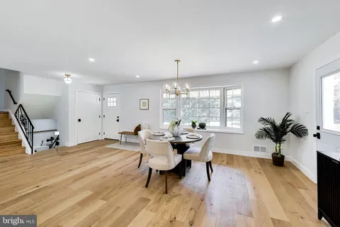 $1,095,000 | 11832 Enid Drive, Potomac, MD 20854