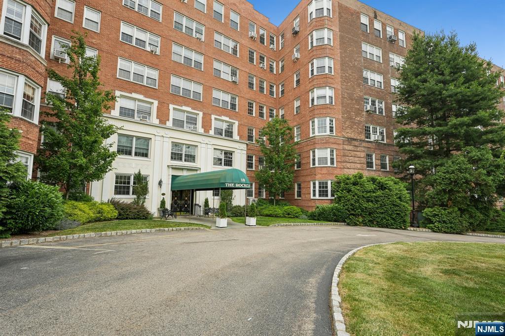 10 Crestmont Road, Unit 2N Montclair, NJ 07042 - Photo 19 of 25