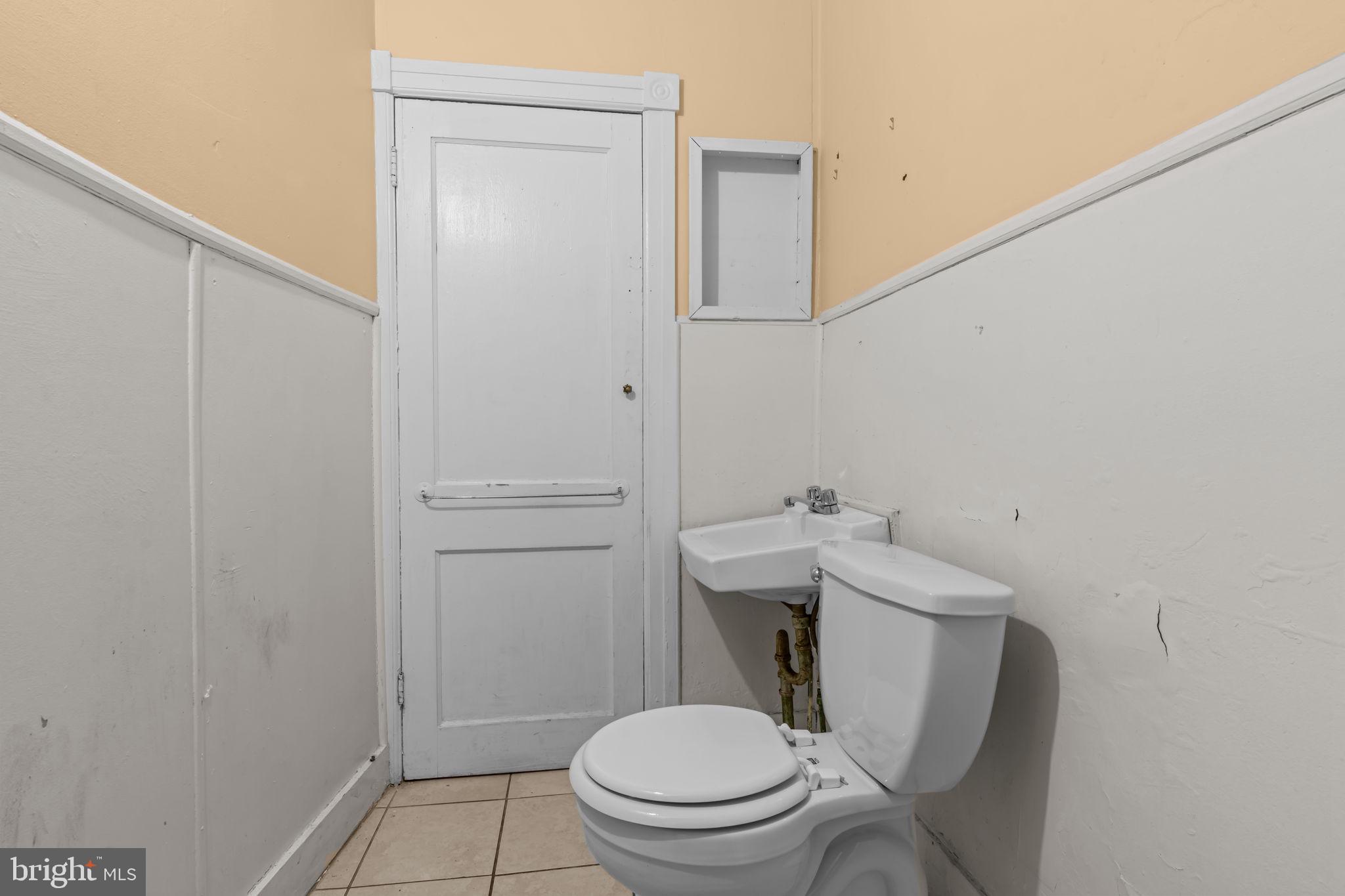 4401 Pine Street Philadelphia, PA 19104 - Photo 12 of 63 1st floor 1/2 bath