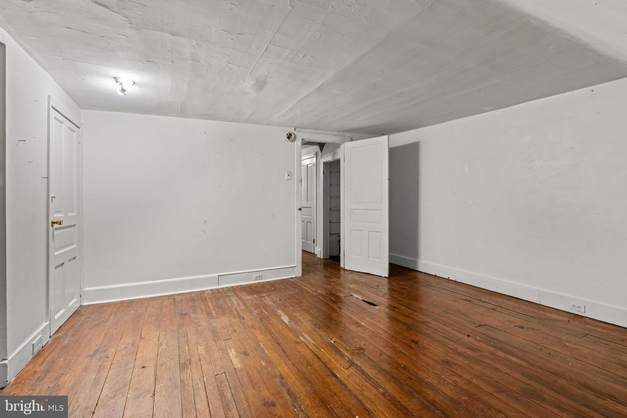 4401 Pine Street Philadelphia, PA 19104 - Photo 42 of 63 4rth floor bedroom 1