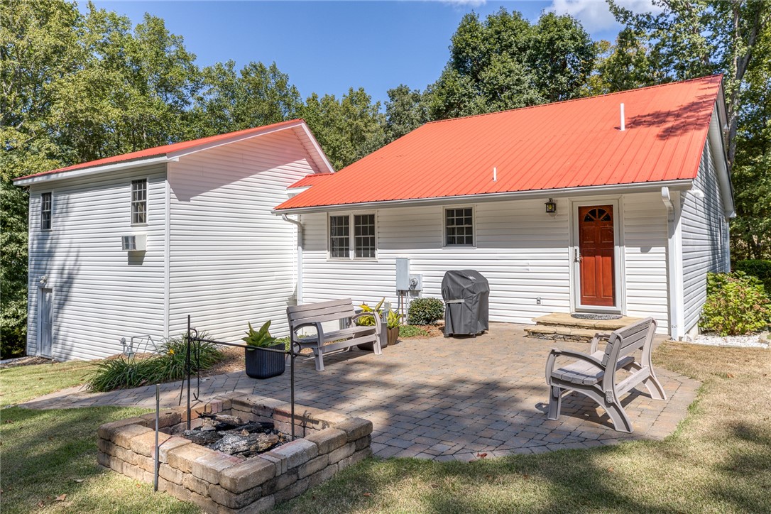 156 Spur Road Six Mile, SC 29682 - Photo 6 of 22 Gallery Image 6