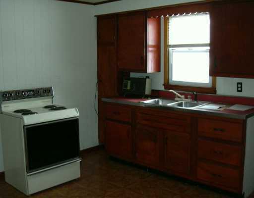 512 State Rte 908 Extension Tarentum, PA 15084 - Photo 2 of 8 Kitchen.