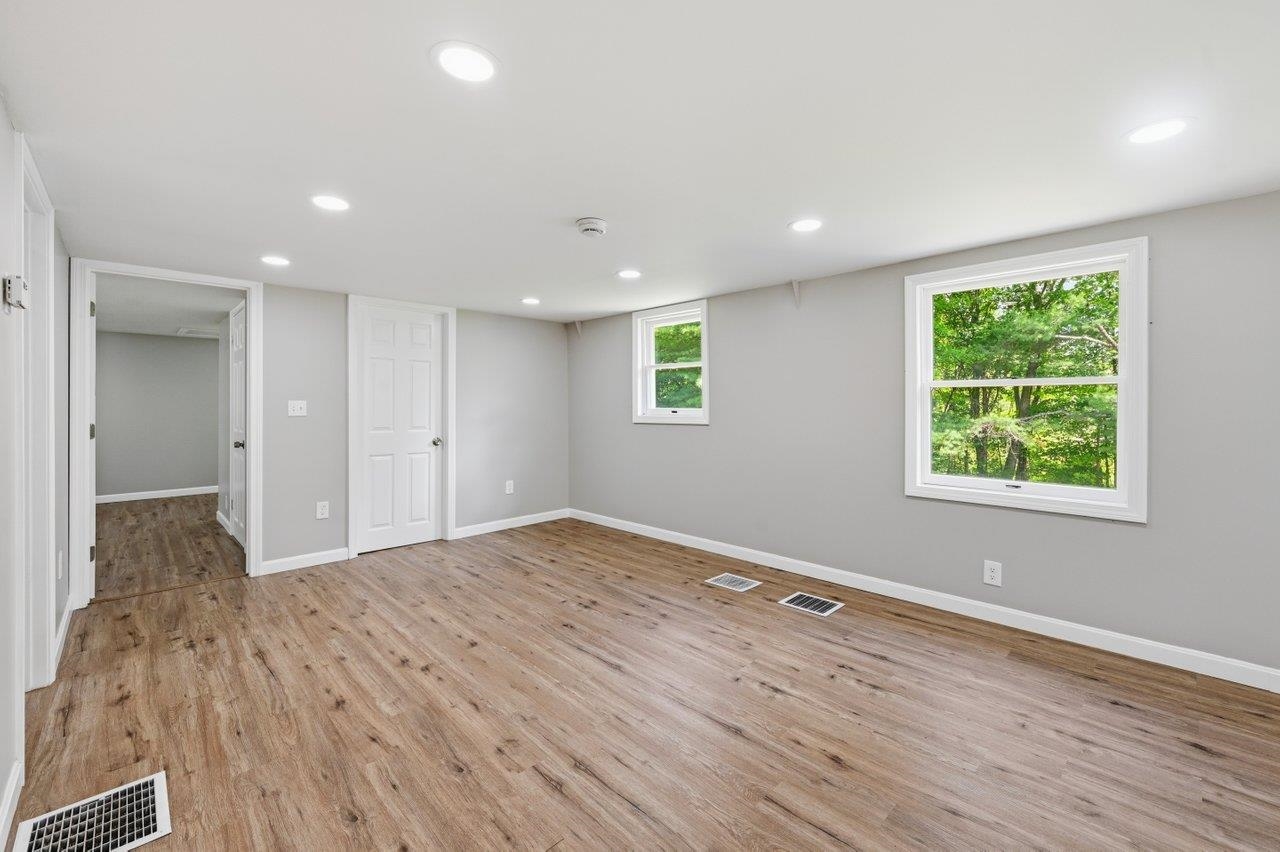 78 Crow Hill Road Rochester, NH 03868 - Photo 23 of 41